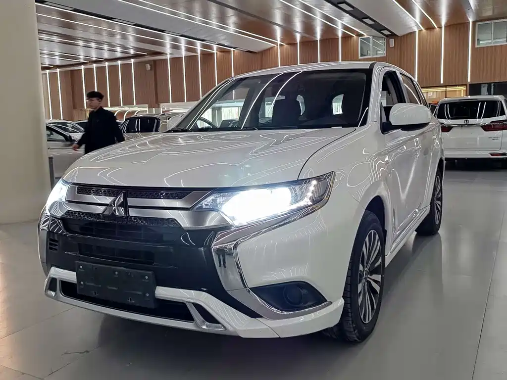 Купить Mitsubishi Outlander