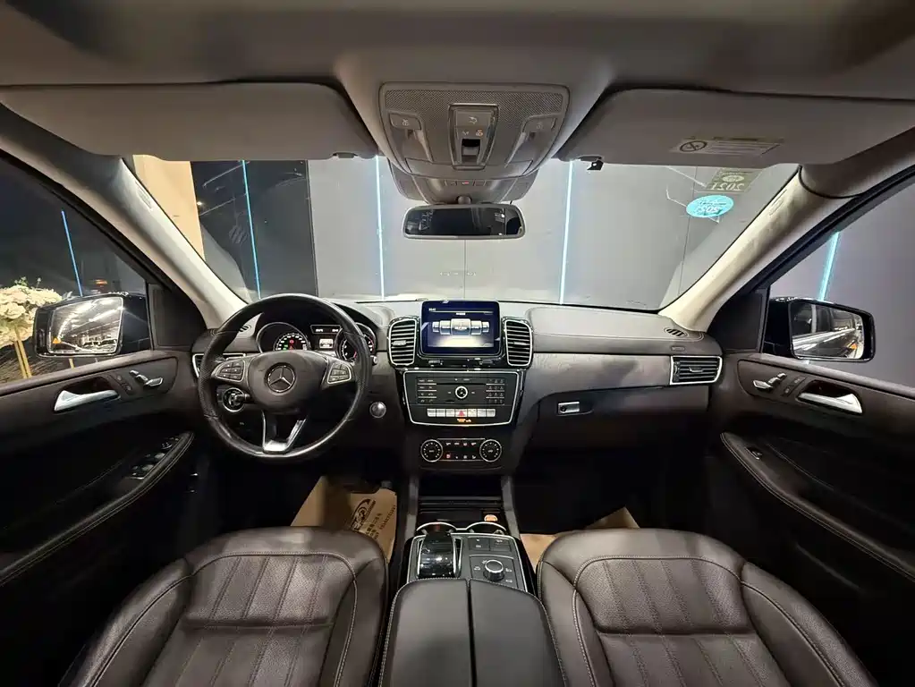 Mercedes-Benz GLE (Import) — миниатюра 9