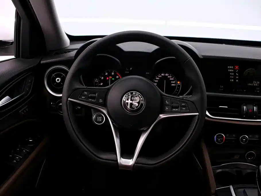 Alfa Romeo Stelvio — миниатюра 7