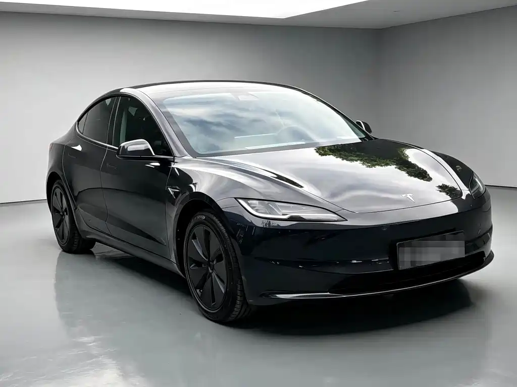 Tesla Model 3 — миниатюра 3