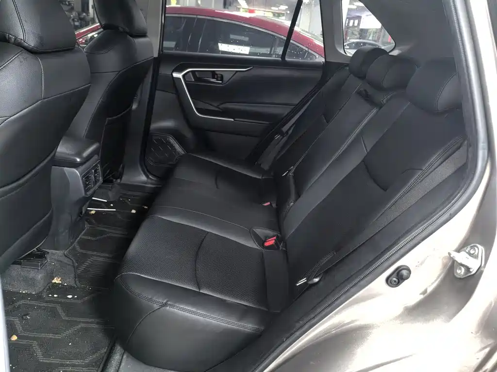 Toyota RAV4 — миниатюра 23
