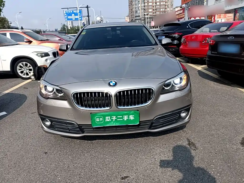 BMW 5 Series — миниатюра 3