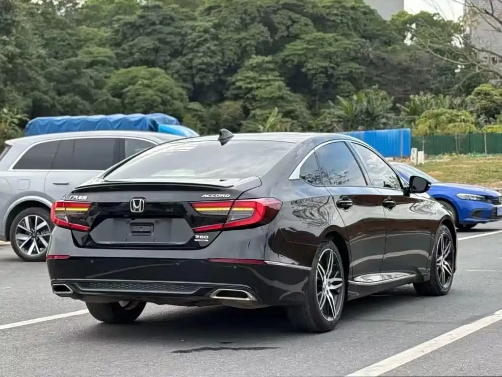 Honda Accord — миниатюра 7