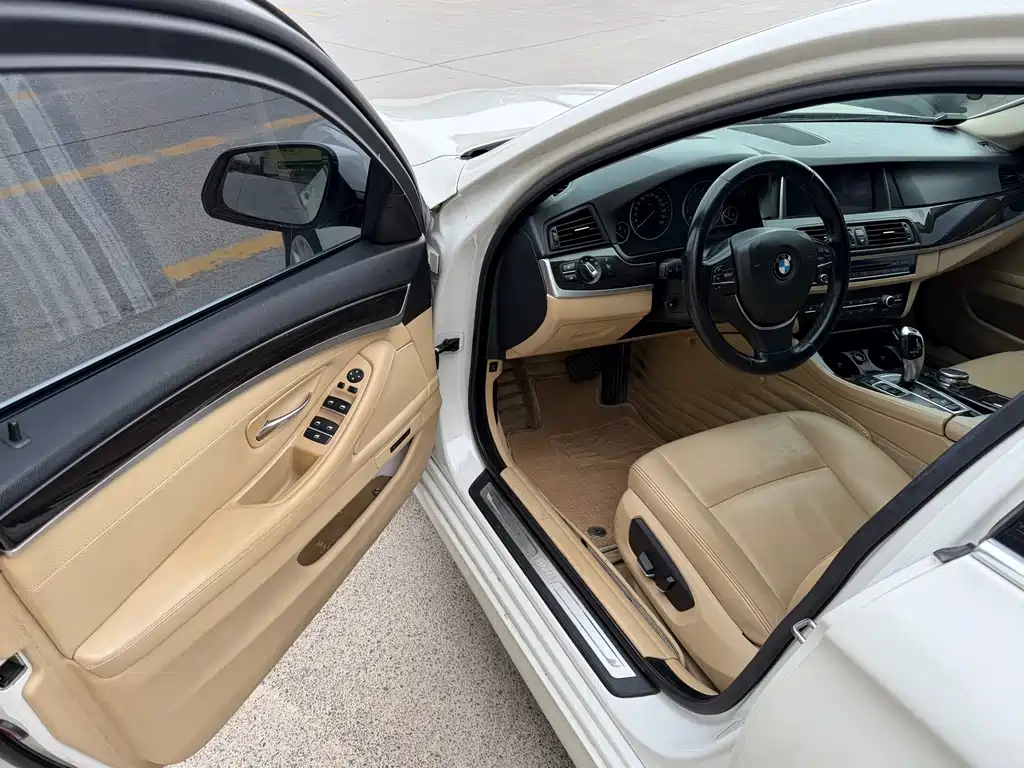 BMW 5 Series — миниатюра 3