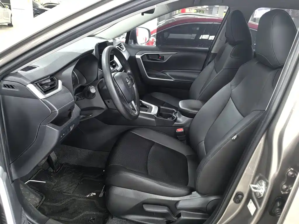Toyota RAV4 — миниатюра 22