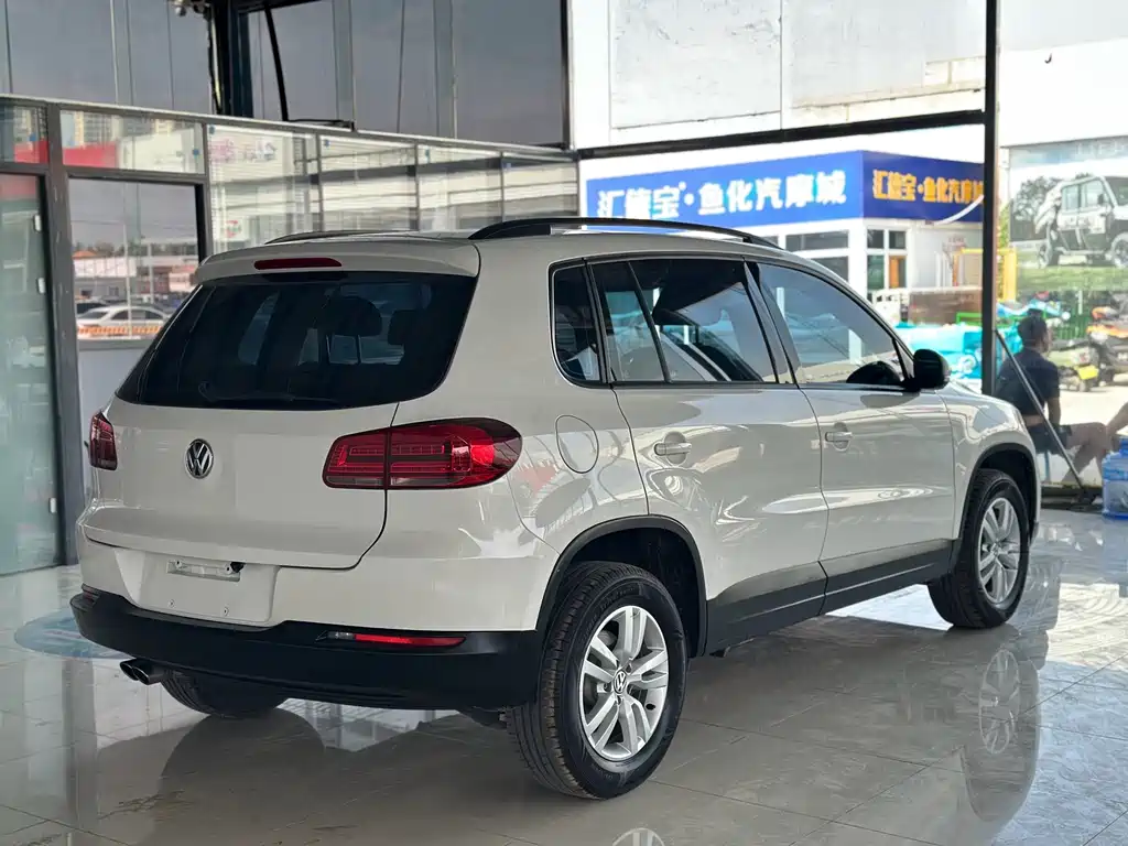 Volkswagen Tiguan — миниатюра 12
