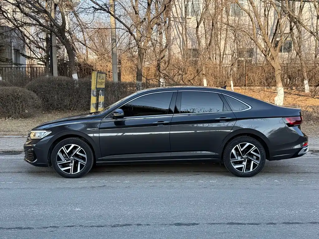 Volkswagen Sagitar — миниатюра 4