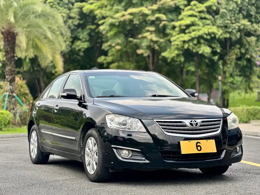 Toyota Camry — миниатюра 3