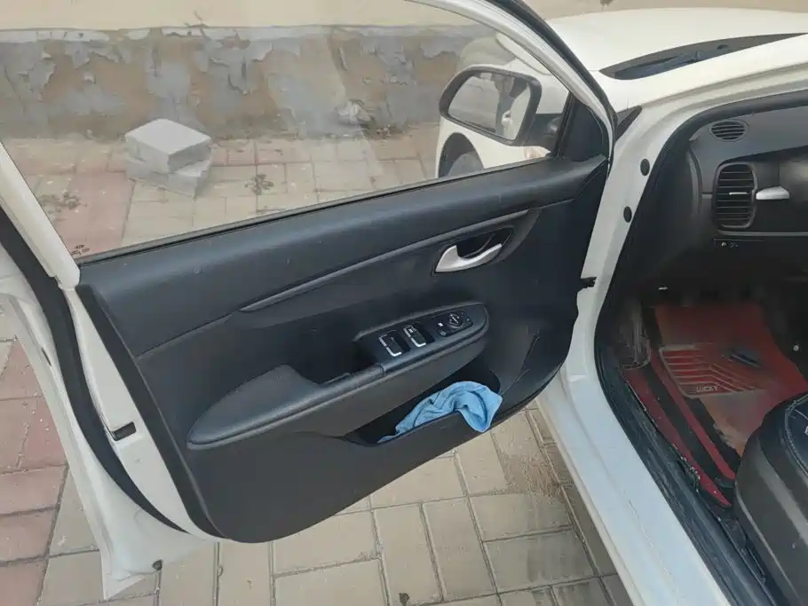 Kia K2 — миниатюра 7