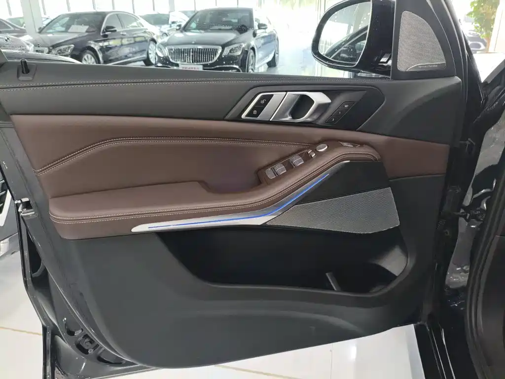BMW X5 — миниатюра 7