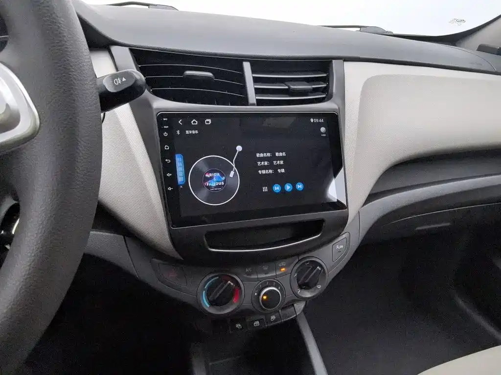 Chevrolet Sail — миниатюра 12