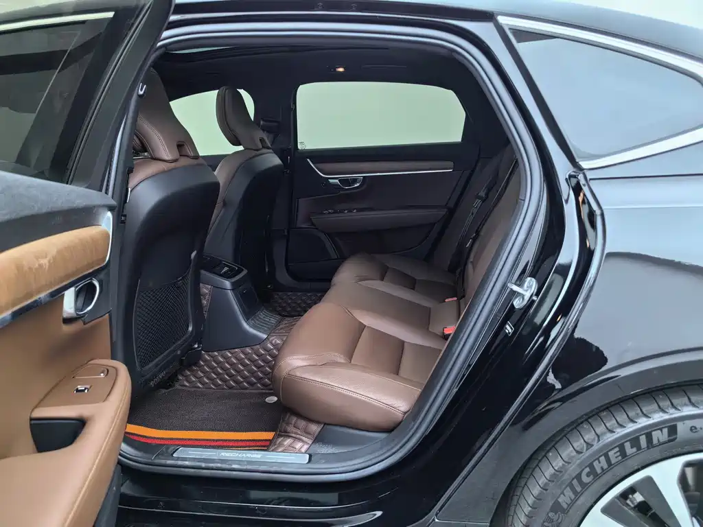 Volvo S90 PHEV — миниатюра 17