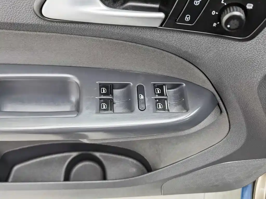 Volkswagen Touran — миниатюра 9