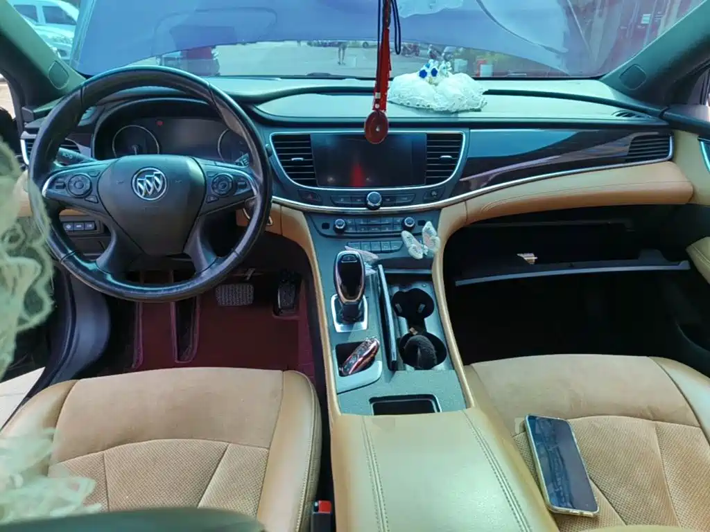 Buick LaCrosse — миниатюра 10