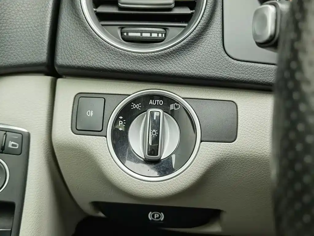 Mercedes-Benz C-Class — миниатюра 21