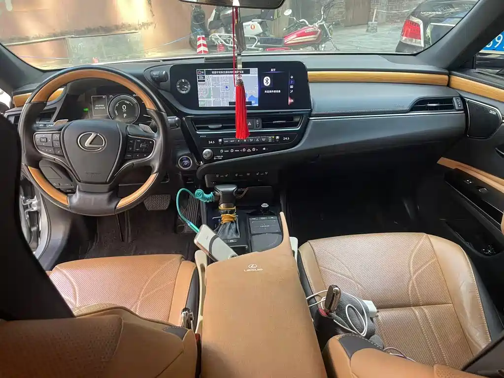 Lexus ES — миниатюра 7