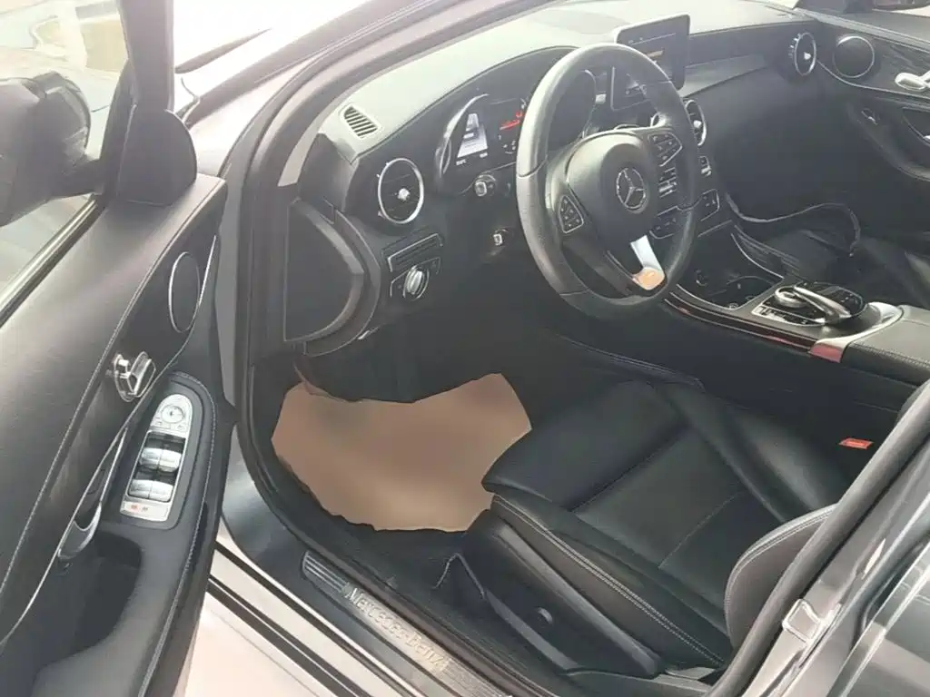 Mercedes-Benz C-Class — миниатюра 16