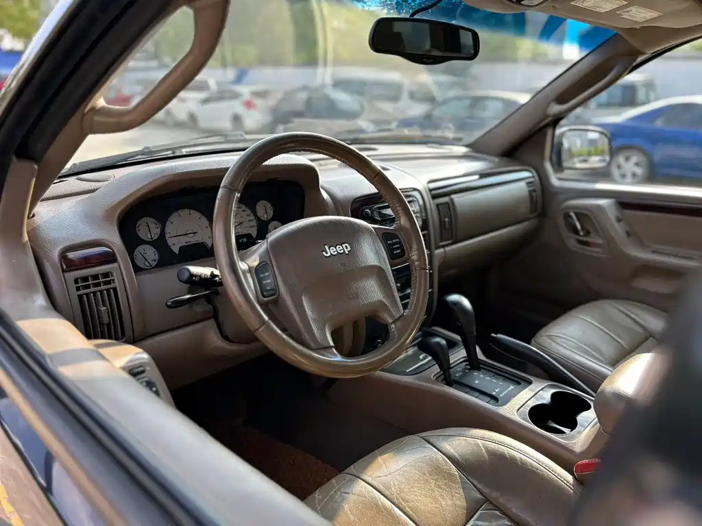 Jeep Grand Cherokee — миниатюра 8