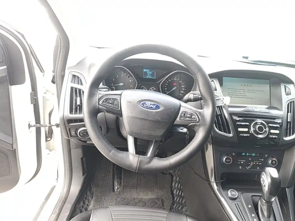 Ford Focus — миниатюра 11