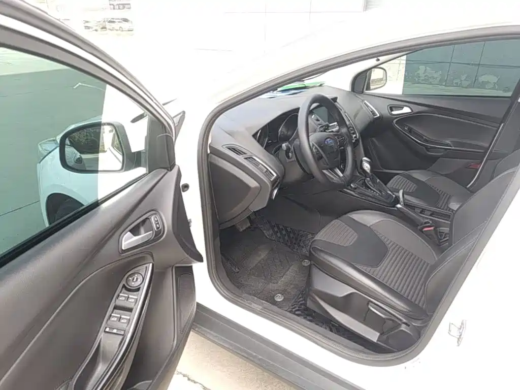 Ford Focus — миниатюра 16