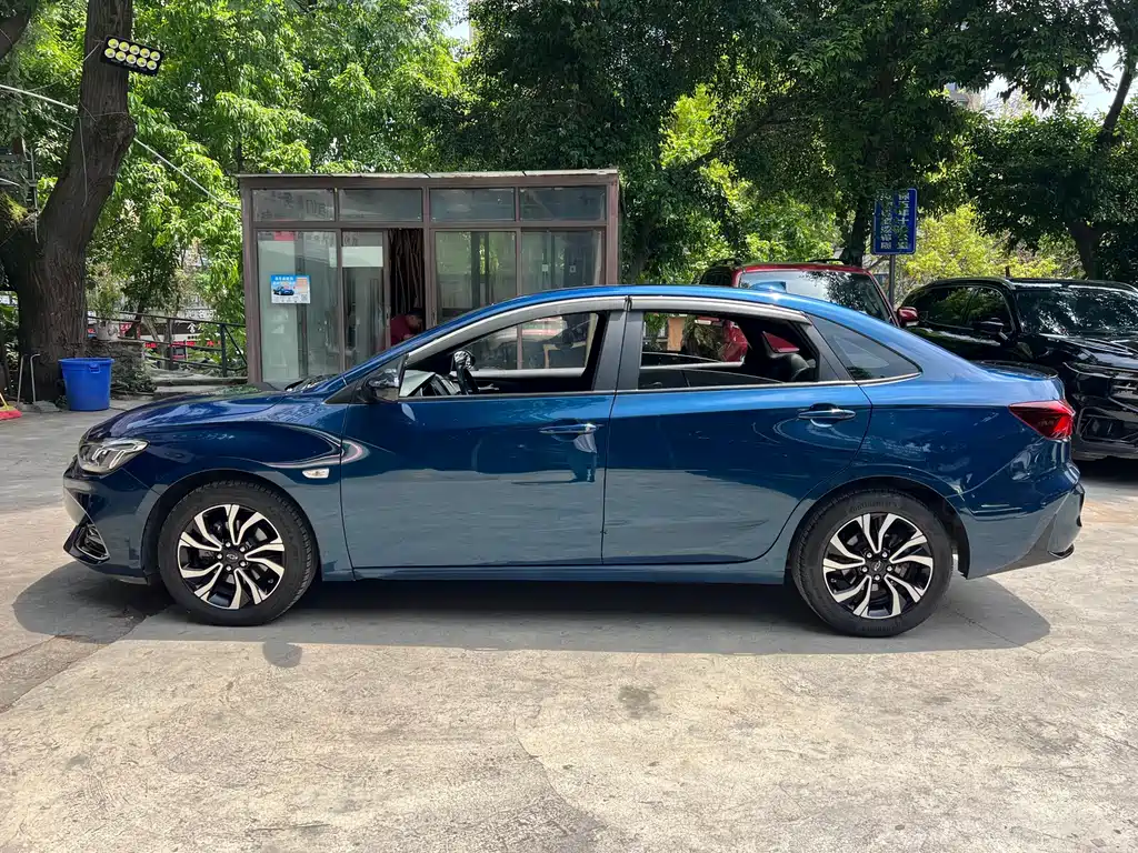 Chevrolet Monza 2019 RS 330T AT VI