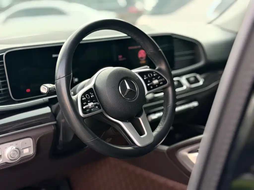 Mercedes-Benz GLS — миниатюра 8