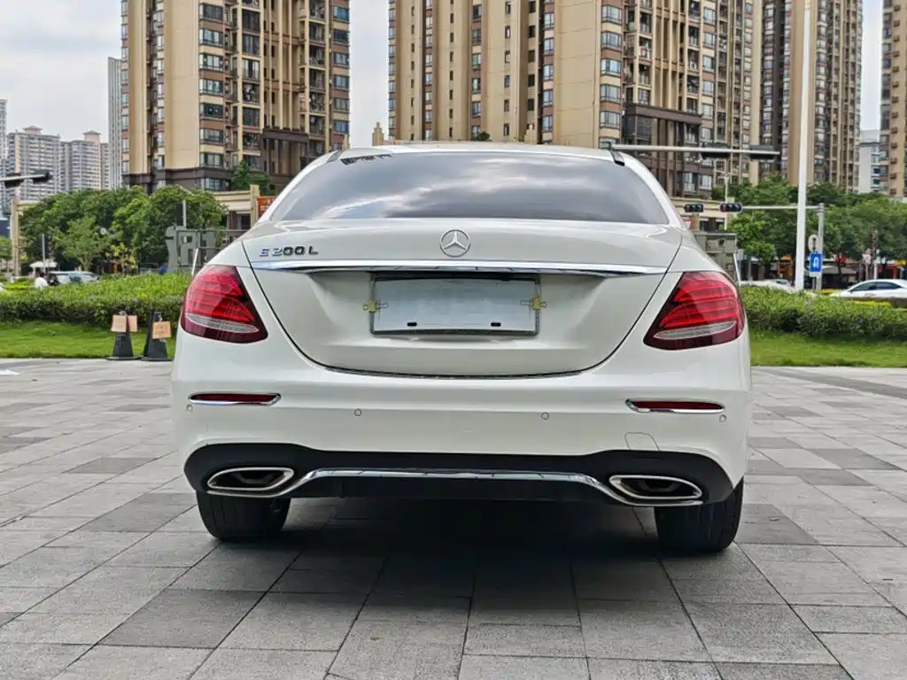 Mercedes-Benz E-Class — миниатюра 15