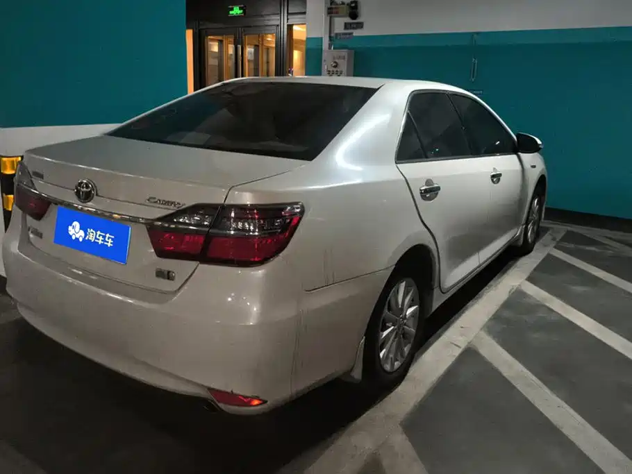 Toyota Camry — миниатюра 3