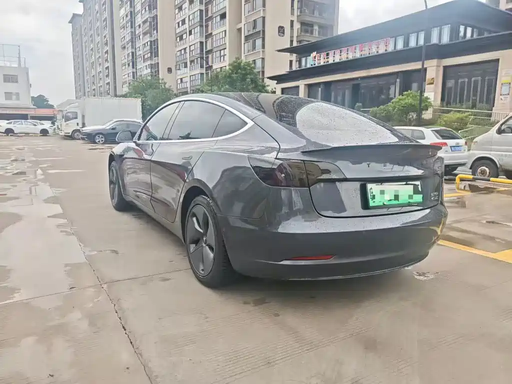 Tesla Model 3 — миниатюра 9