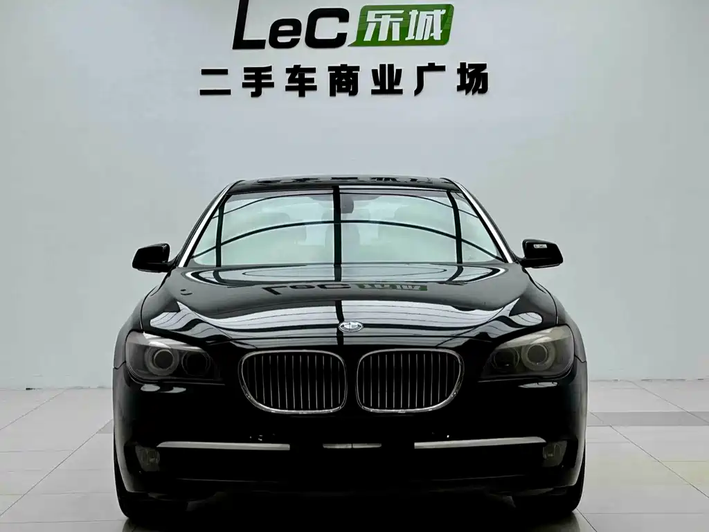 BMW 7 Series — миниатюра 2