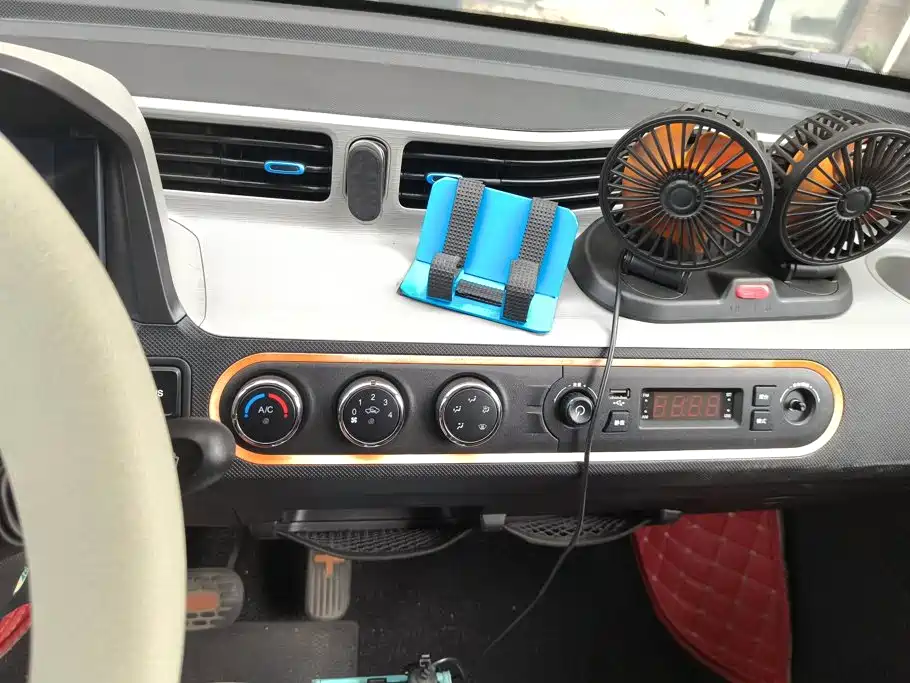 Wuling MINIEV — миниатюра 13