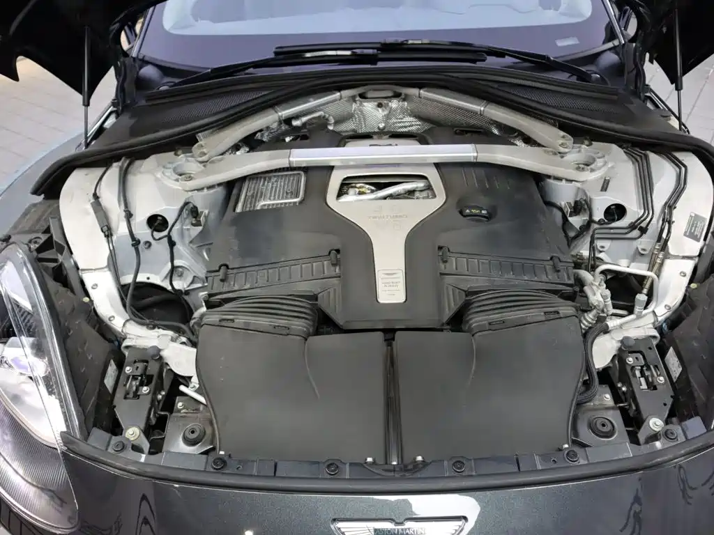 Aston Martin DBX — миниатюра 26