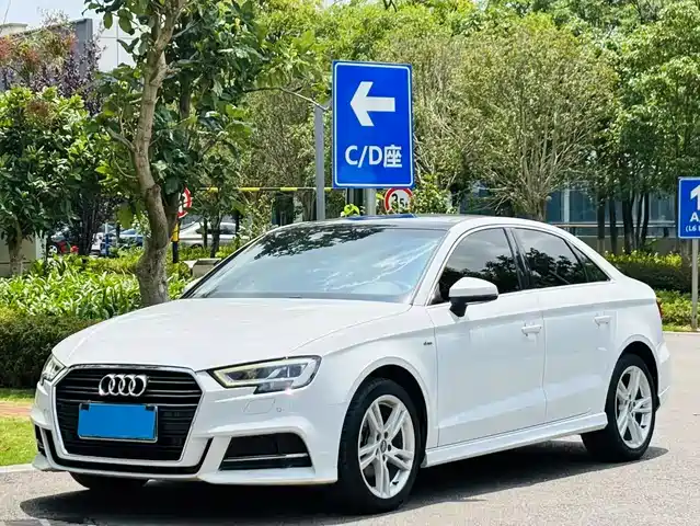 AUDI  A3 2019