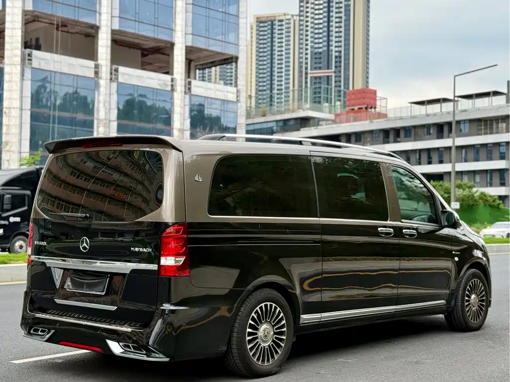 Mercedes-Benz Vito 2021 2.0T Elite 7 мест