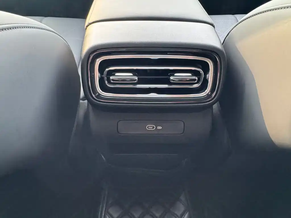 Geely Emgrand — миниатюра 23