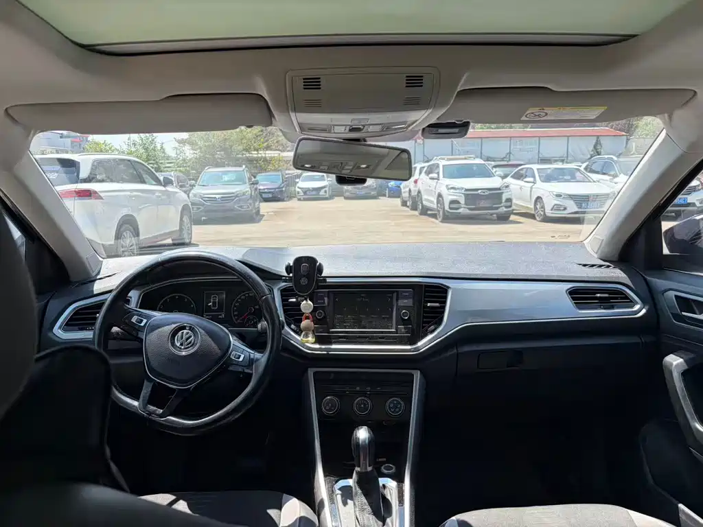 Volkswagen T-Roc — миниатюра 4