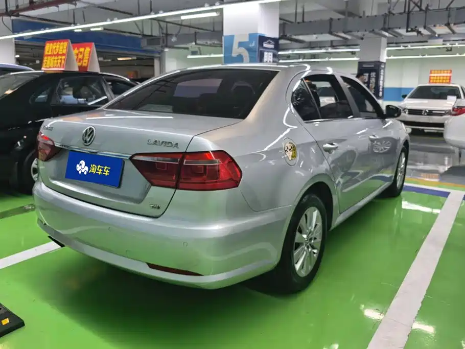 Volkswagen Lavida — миниатюра 3