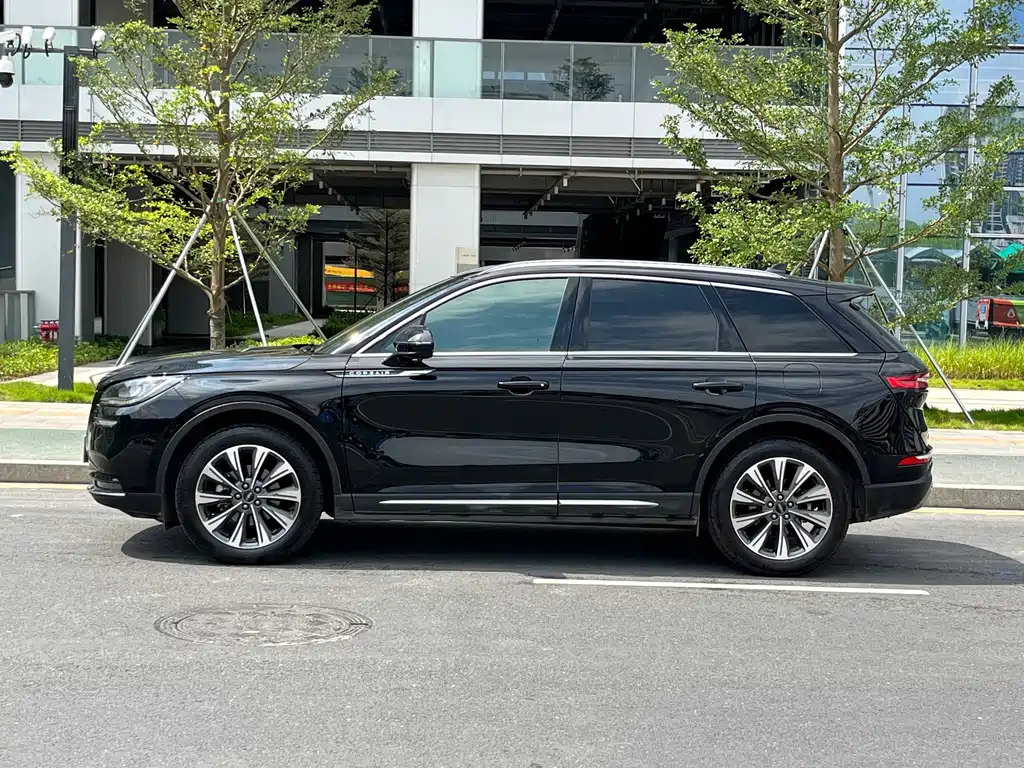 Lincoln Corsair — миниатюра 7