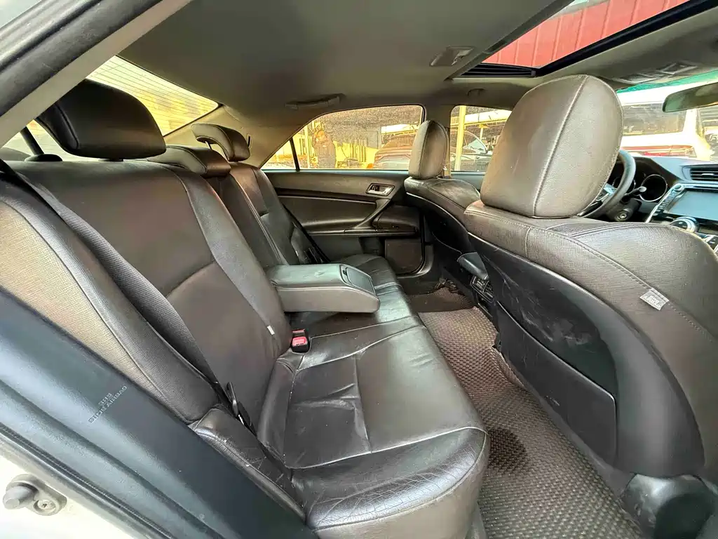 Toyota Reiz — миниатюра 8