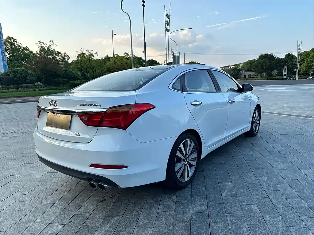 Hyundai Mistra — миниатюра 5