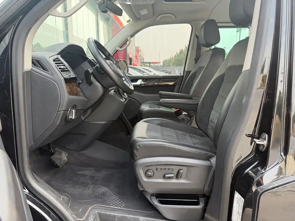 Volkswagen Multivan — миниатюра 7
