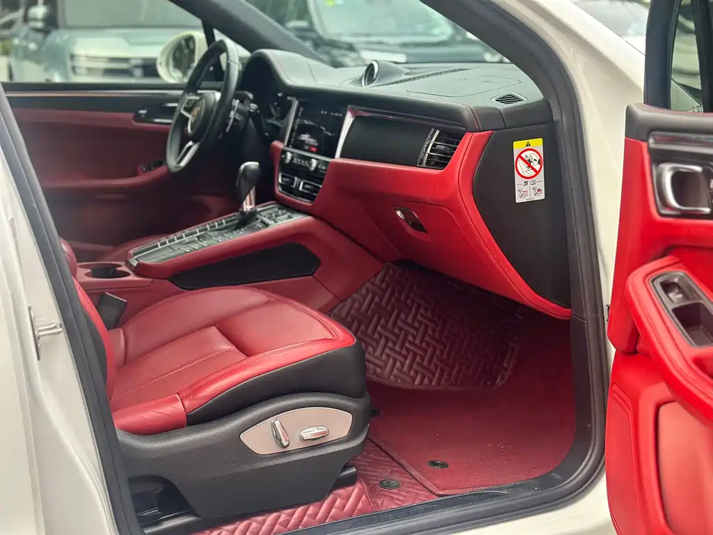 Porsche Macan — миниатюра 6