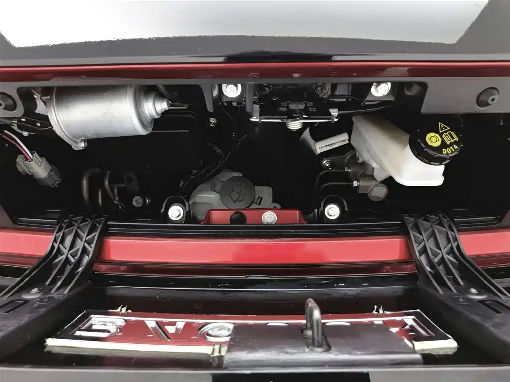 Baojun E300