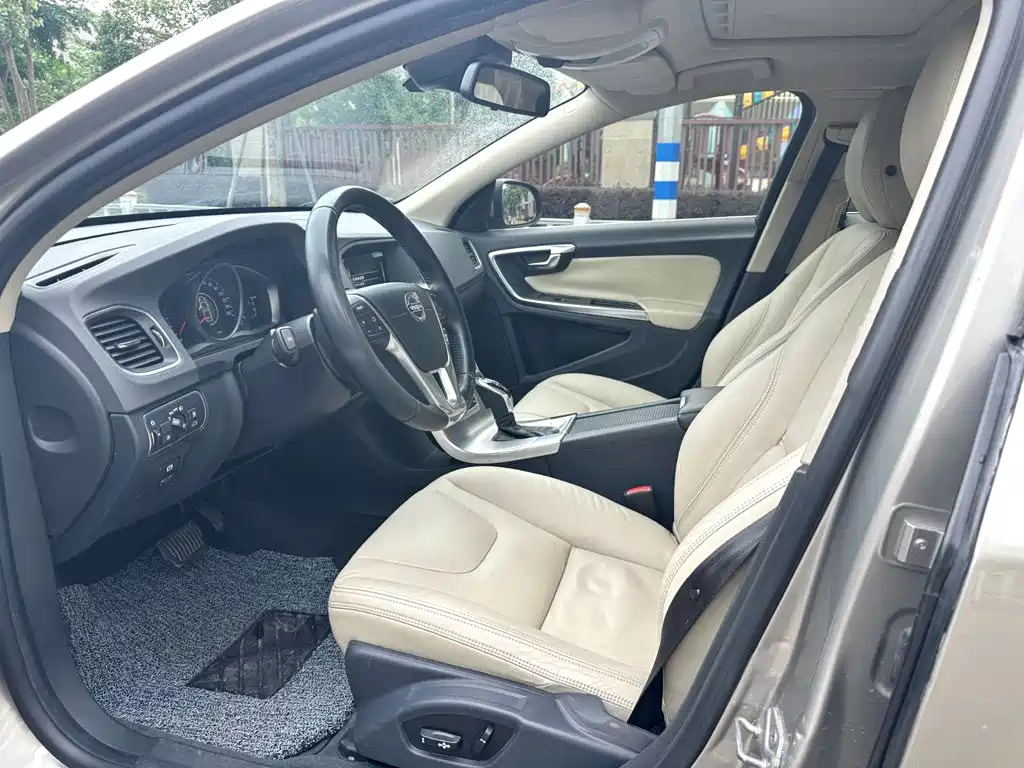 Volvo S60 — миниатюра 4