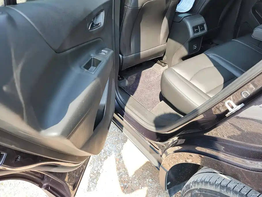 Chevrolet Equinox — миниатюра 11