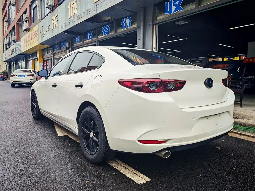 MAZDA 3 ANGKESAILA