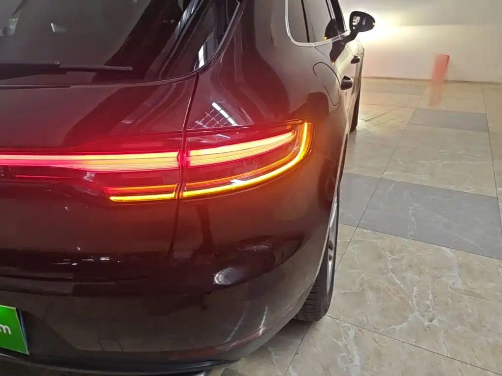 Porsche Macan — миниатюра 8