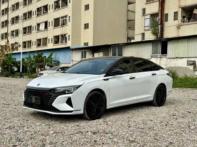 DONGFENG YI HYUN MAX