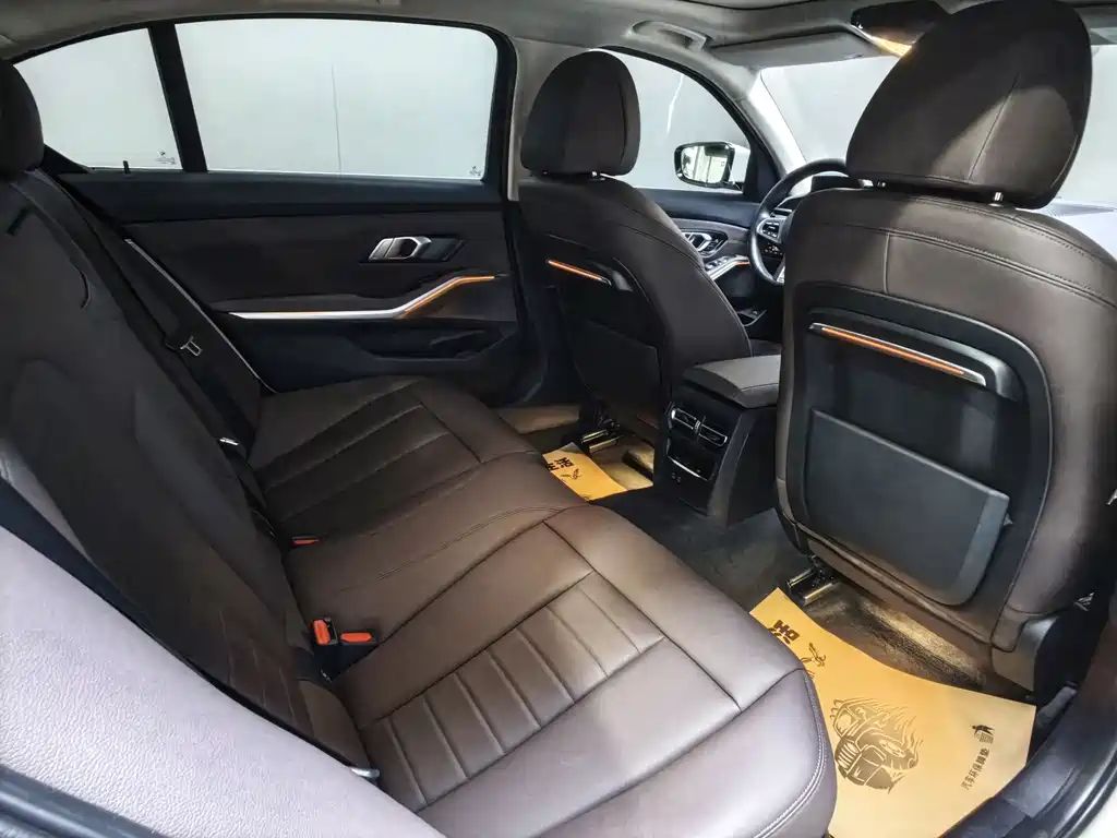 BMW 3 Series - фото 15