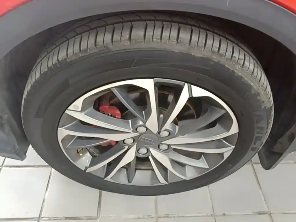 Geely Binyue — миниатюра 23